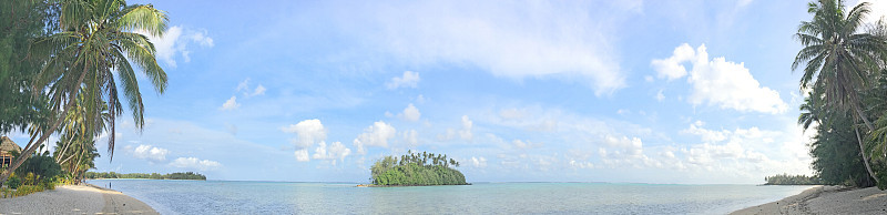 在拉罗汤加岛库克群岛的穆里泻湖小岛的全景景观
