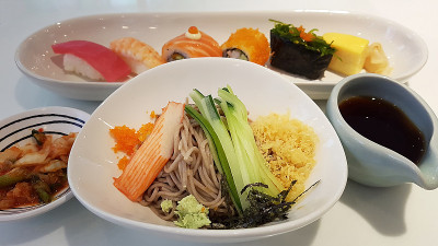 日本的扎鲁荞麦面套餐