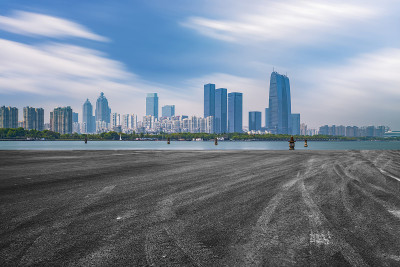 城市广场道路铺装与苏州地标建筑综合体