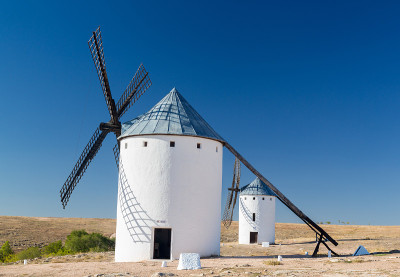 西班牙 Campo de Criptana La Mancha 的风车