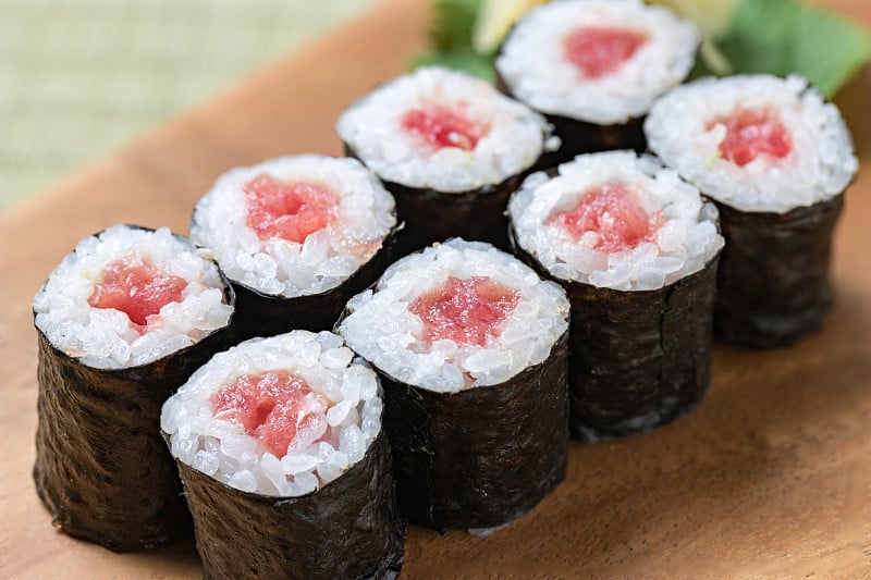 蓝鳍金枪鱼卷，日本食物