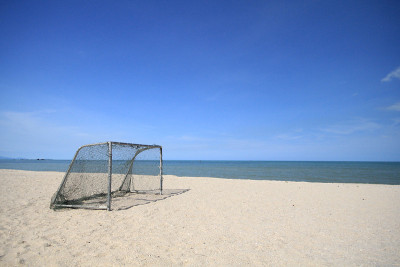 美丽的蓝天海滩在Pranburi, Prachuap khiri汗泰国。
