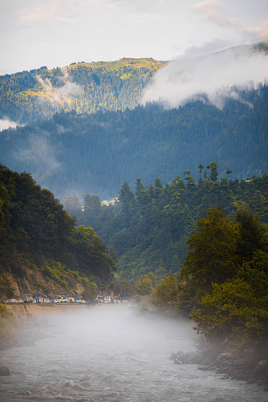 山区交通堵塞