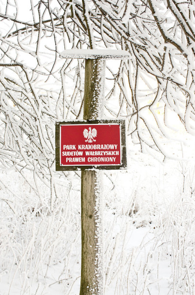 波兰国家景观公园-标志被雪覆盖