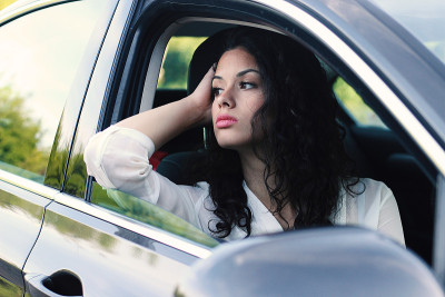 女商人开车
