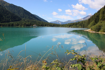 意大利上阿迪杰地区的高山湖(安特塞尔瓦湖)