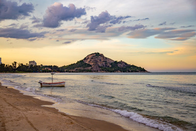 Suan Son Pradipat海滩日落在Prachuap Khiri汗，泰国