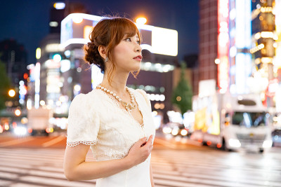 妇女参加了夜间工作俱乐部