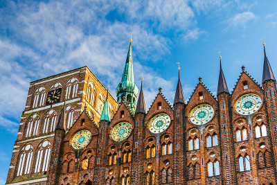 Stralsund市政厅和Nikolaikirche