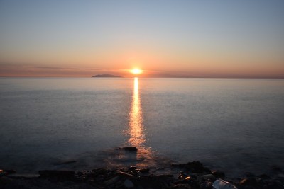 科西嘉岛美丽的海景和日出