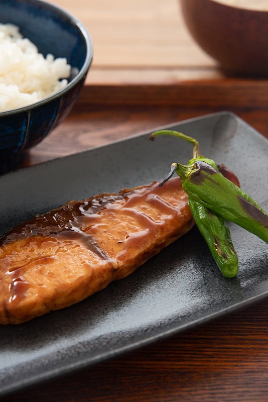 日本料理，黄尾照烧