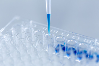 实验室生化分析和化学分析。
