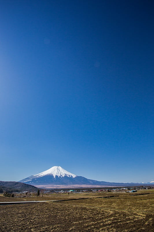 从日本大野看富士山