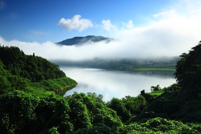 湖在黎明