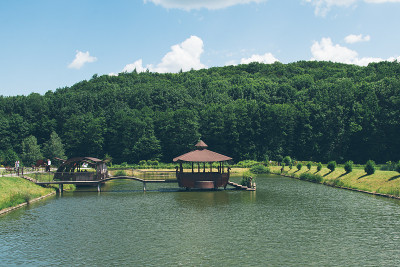 鲍尔湖