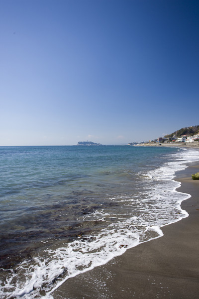 远处的Enoshima