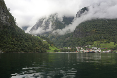奈罗伊峡湾和奥兰兹峡湾