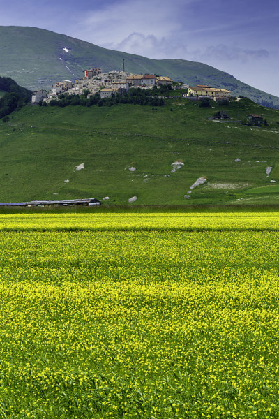 Castelluccio大钢琴，山川和乡村景观