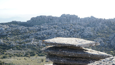 西班牙安达卢西亚省马拉加附近的El Torcal de Antequera灰色岩层。