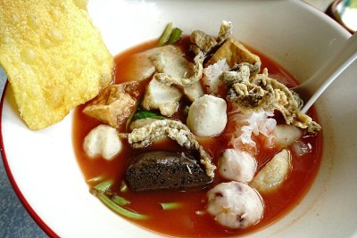 Yen Taa Four(泰语)- Young Tau Foo(中文)- Noodle soup b