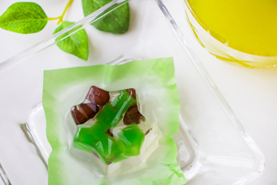 夏日日本甜品“Wagashi”。
