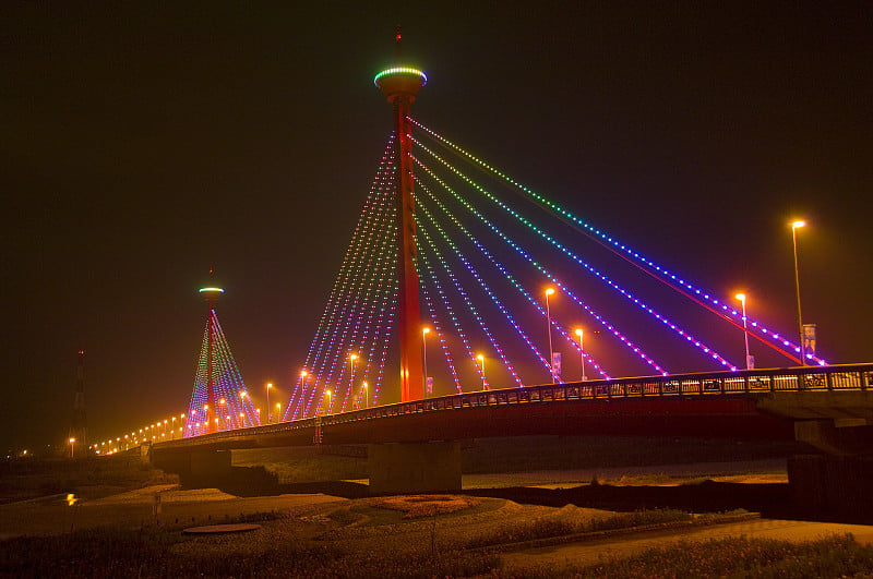 新东桥夜景台湾苗栗