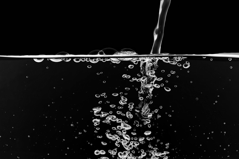 水
