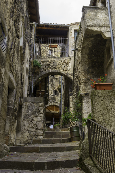 Castelvecchio Calvisio，阿布鲁齐大萨索自然公园的中世纪村庄