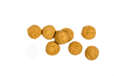 上面撒了少量胡椒味饼干