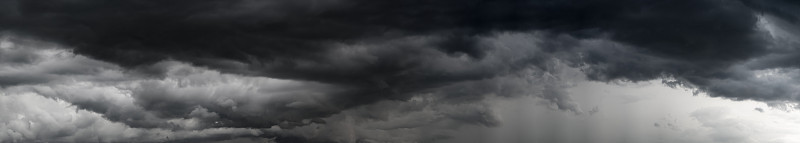 天空中乌云密布，大地开始下雨