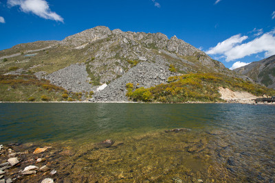 湖泊和山地景观