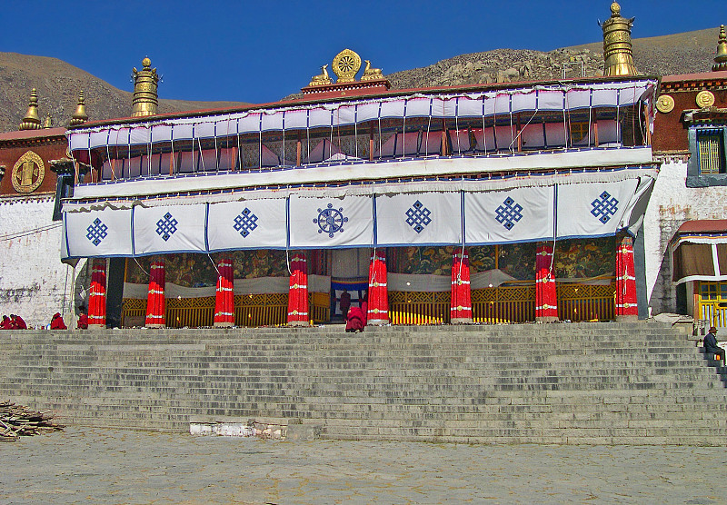 西藏拉萨哲蚌寺。