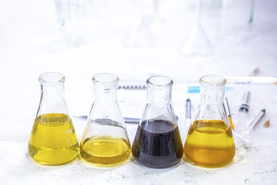 Solvent extraction from herbs and fungi for the pu