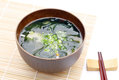 日本料理，海藻裙带菜味噌汤