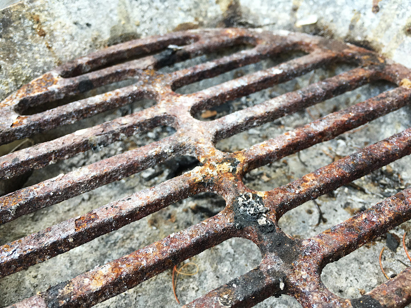 炉子烤架用于放热煤烹饪食物