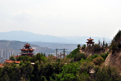 中国甘肃省兰州市白塔山公园的寺庙