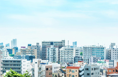 城市城市天际线鸟瞰图在近藤区，日本
