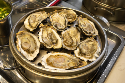美味的烤扇贝