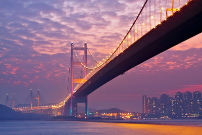 夕阳下的桥
