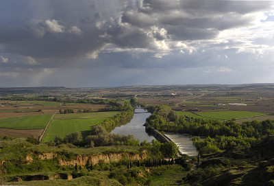 里约热内卢Duero a su paso por Toro, Zamora，西班牙