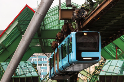 Schwebebahn火车伍珀塔尔冬季德国