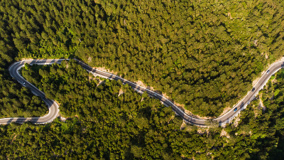 阿尔巴尼亚山区的公路。