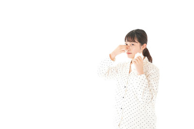 女人鼻血形象