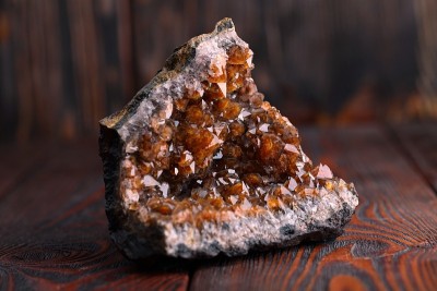 赤铁矿上含氧化铁的石英。