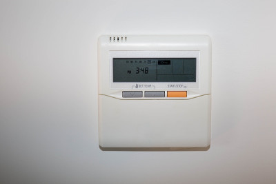 现代高效编程恒温器节能解决方案