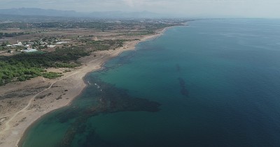 鸟瞰图/“Belek”旅游设施和“Acisu”溪流/安塔利亚-土耳其