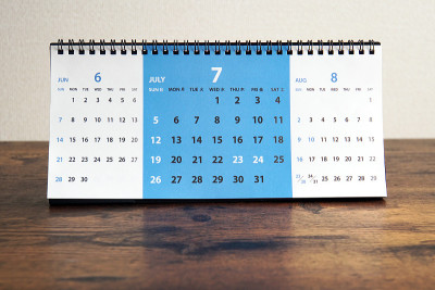 7月的桌面日历。