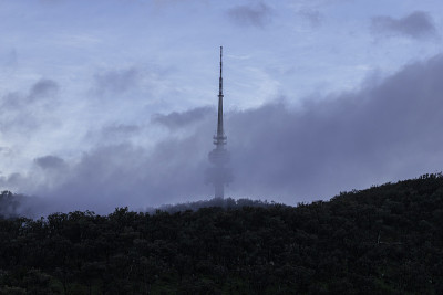 布雷格里芬湖的黑山塔