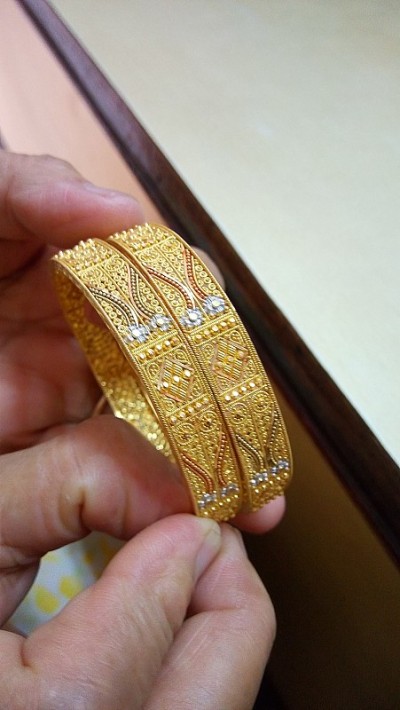 金色的手镯