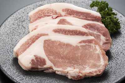 盘子里的猪肉